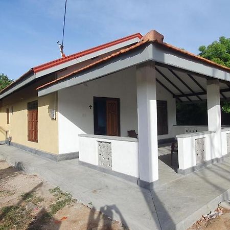 La Felicita Bed & Breakfast Манар Екстериор снимка