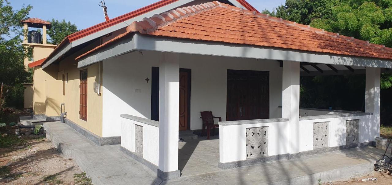 La Felicita Bed & Breakfast Манар Екстериор снимка